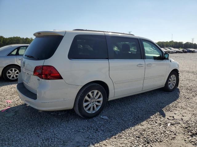 2C4RVABG2CR355609 - 2012 VOLKSWAGEN ROUTAN SE WHITE photo 3