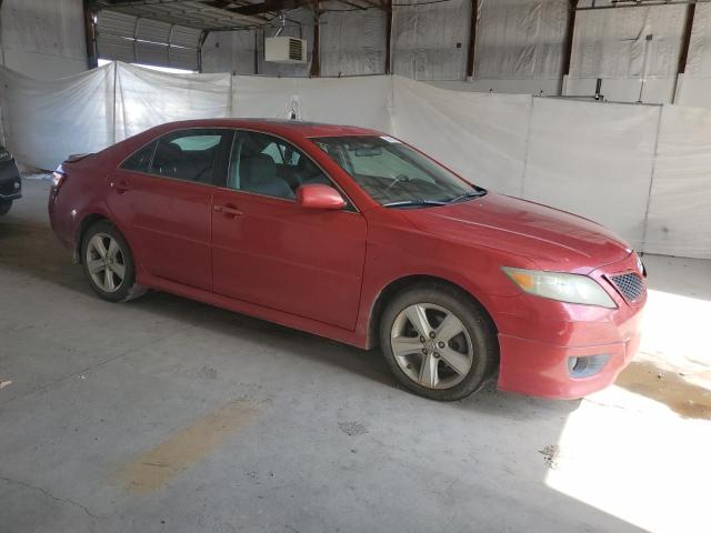 4T1BF3EK5BU661551 - 2011 TOYOTA CAMRY BASE Kırmızı fotoğraf 4