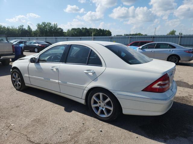 WDBRF54H97A921624 - 2007 MERCEDES-BENZ C 280 WHITE photo 4