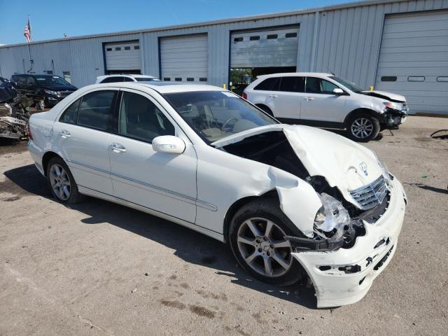 WDBRF54H97A921624 - 2007 MERCEDES-BENZ C 280 WHITE photo 7