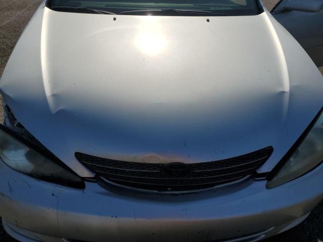 4T1BE32K92U607225 - 2002 TOYOTA CAMRY LE 银色 照片 11