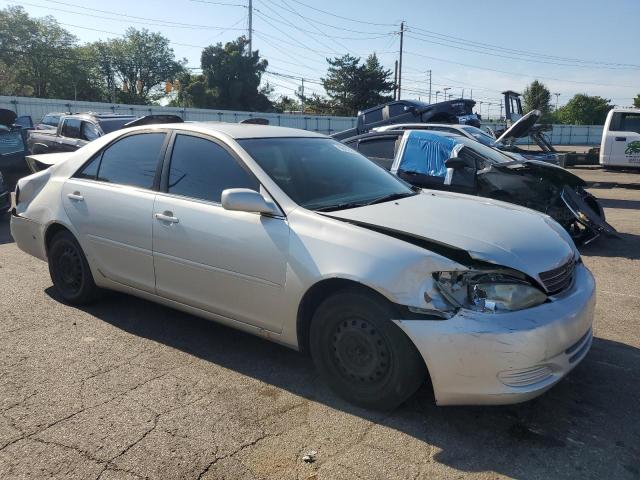 4T1BE32K92U607225 - 2002 TOYOTA CAMRY LE 银色 照片 4