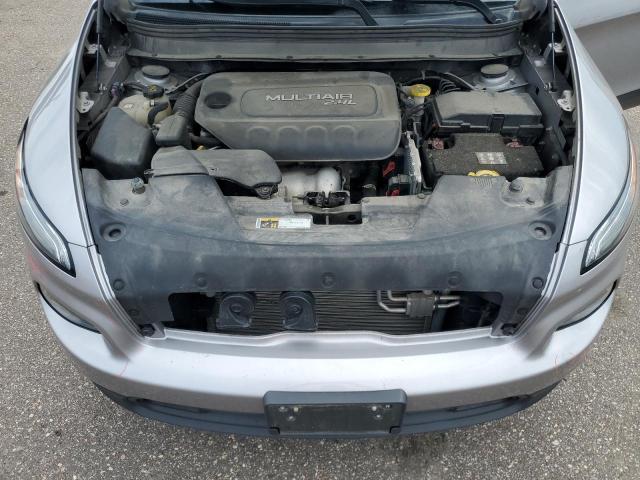 1C4PJMCB6JD564195 - 2018 JEEP CHEROKEE LATITUDE SILVER photo 12