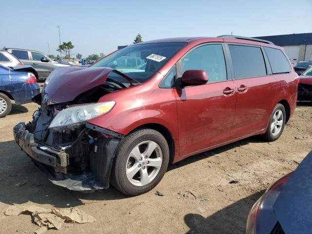 2015 TOYOTA SIENNA LE, null