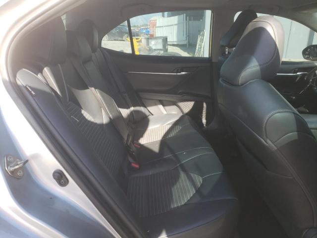4T1G11AK2LU893007 - 2020 TOYOTA CAMRY SE 银色 照片 10
