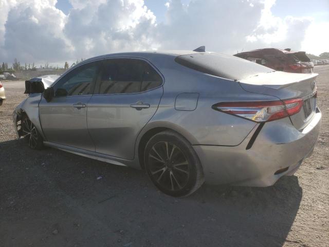 4T1G11AK2LU893007 - 2020 TOYOTA CAMRY SE 银色 照片 2