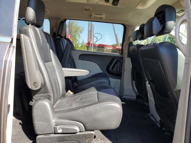 2C4RC1CG5FR579076 - 2015 CHRYSLER TOWN & COU TOURING L GRAY photo 11