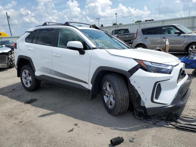 2T3P1RFV7NW328957 - 2022 TOYOTA RAV4 XLE WHITE photo 4