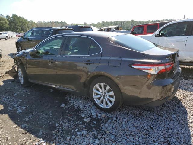 4T1B11HK2JU649323 - 2018 TOYOTA CAMRY L GRAY photo 2