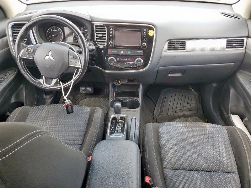 JA4AD3A38GZ055962 - 2016 MITSUBISHI OUTLANDER SE ნაცრისფერი ფოტო 8