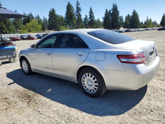 4T1BF3EK2BU145583 - 2011 TOYOTA CAMRY BASE Srebrny zdjęcie 2