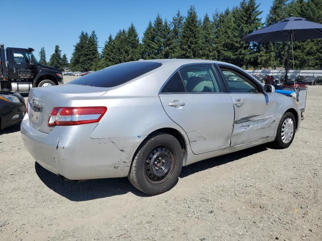 4T1BF3EK2BU145583 - 2011 TOYOTA CAMRY BASE Srebrny zdjęcie 3