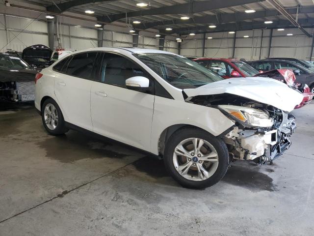 1FADP3F24EL288141 - 2014 FORD FOCUS SE WHITE photo 4