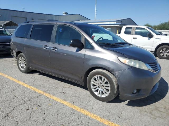 5TDYK3DC5GS694033 - 2016 TOYOTA SIENNA XLE GRAY photo 4