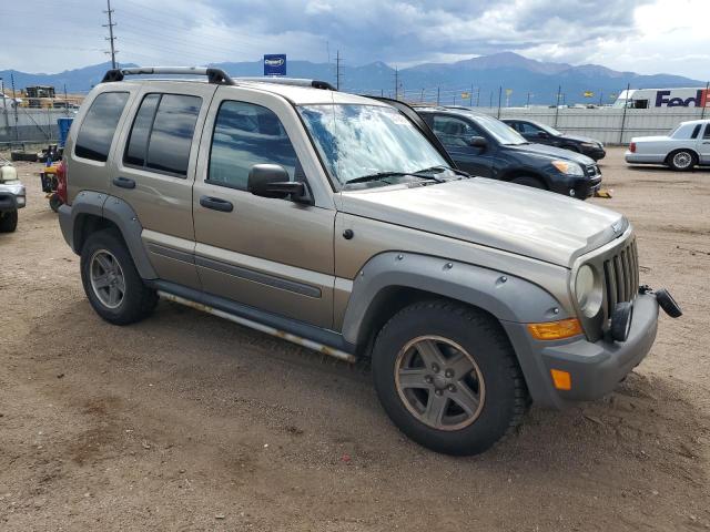 1J4GL38K75W724652 - 2005 JEEP LIBERTY RENEGADE 棕色 照片 4