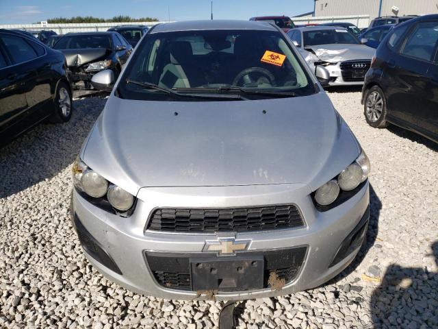 1G1JB6SH7C4133512 - 2012 CHEVROLET SONIC LS ვერცხლისფერი ფოტო 5