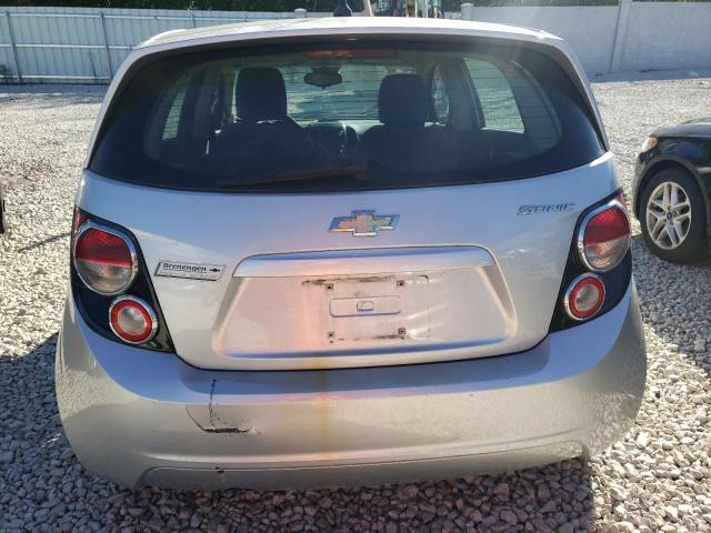 1G1JB6SH7C4133512 - 2012 CHEVROLET SONIC LS ვერცხლისფერი ფოტო 6
