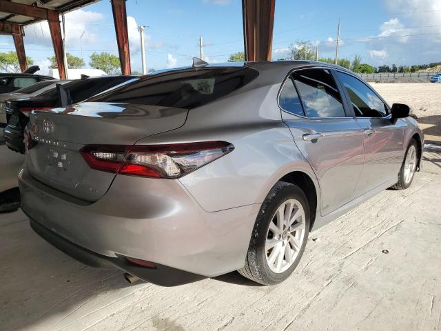 4T1C11AK1NU054967 - 2022 TOYOTA CAMRY LE SILVER photo 3