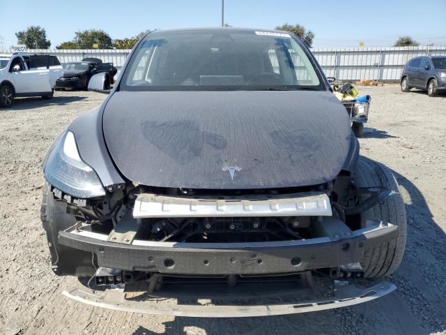 7SAYGAEE4PF744787 - 2023 TESLA MODEL Y GRAY photo 5
