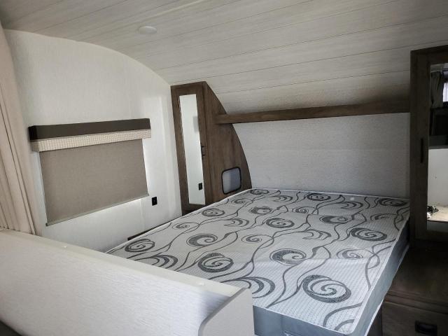 4X4TSMB24N7427980 - 2022 FOREST RIVER SALEM CRUISE LITE WHITE photo 6