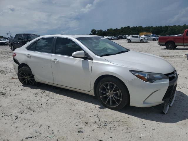 4T1BF1FK1FU086955 - 2015 TOYOTA CAMRY LE WHITE photo 4