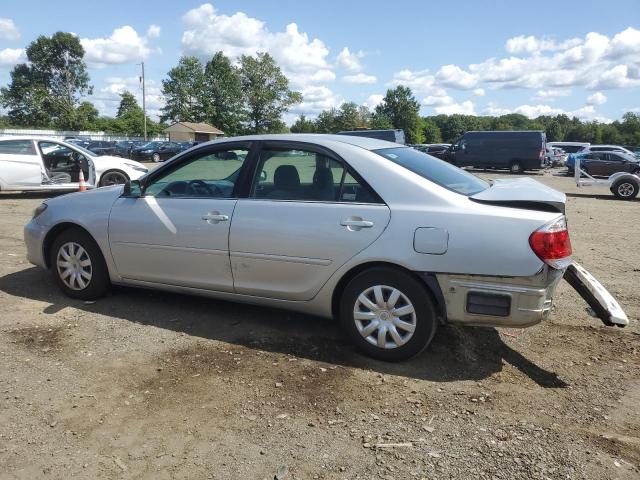 4T1BE32K75U096280 - 2005 TOYOTA CAMRY LE SILVER photo 2