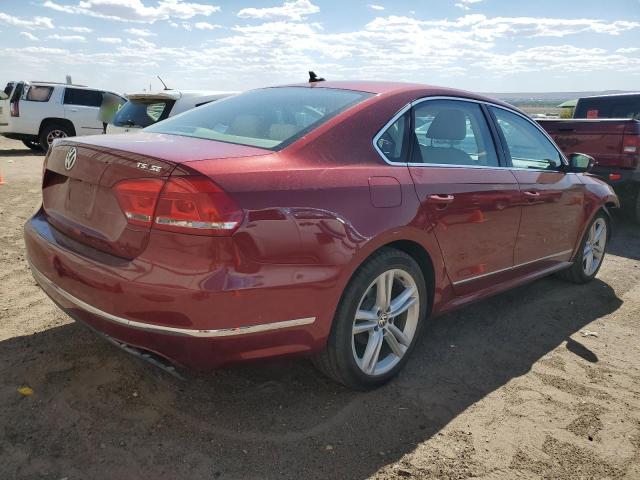 1VWBS7A39FC033278 - 2015 VOLKSWAGEN PASSAT SE RED photo 3