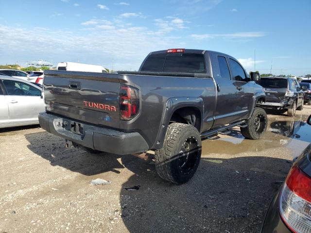 5TFRM5F14FX087989 - 2015 TOYOTA TUNDRA DOUBLE CAB SR/SR5 GRAY photo 3