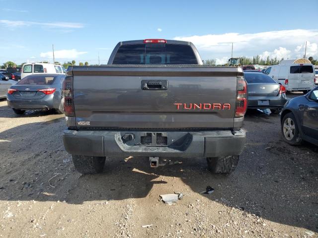 5TFRM5F14FX087989 - 2015 TOYOTA TUNDRA DOUBLE CAB SR/SR5 GRAY photo 6