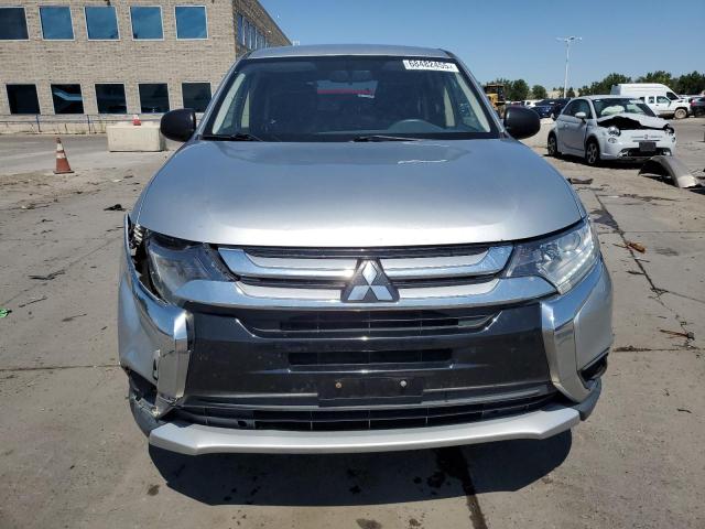 JA4AZ3A35JJ002871 - 2018 MITSUBISHI OUTLANDER SE SILVER photo 5