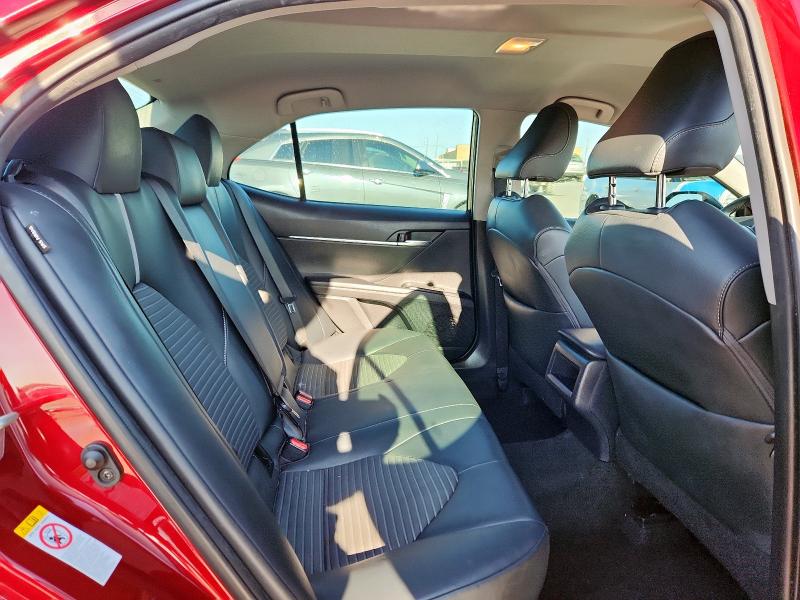 4T1B11HK4JU667791 - 2018 TOYOTA CAMRY L 勃艮第红 照片 10