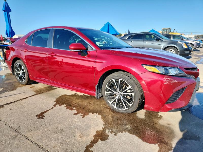 4T1B11HK4JU667791 - 2018 TOYOTA CAMRY L 勃艮第红 照片 4