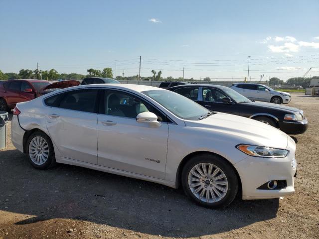 3FA6P0LU5GR156975 - 2016 FORD FUSION SE HYBRID Ақ фото 4