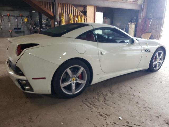 ZFF65LJA3A0172062 - 2010 FERRARI CALIFORNIA WHITE photo 3