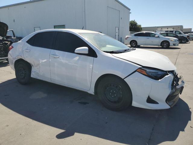 5YFBURHE4KP898922 - 2019 TOYOTA COROLLA L WHITE photo 4