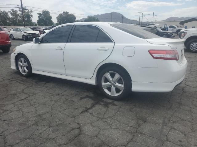 4T1BF3EK7BU697306 - 2011 TOYOTA CAMRY BASE أبيض صورة 2