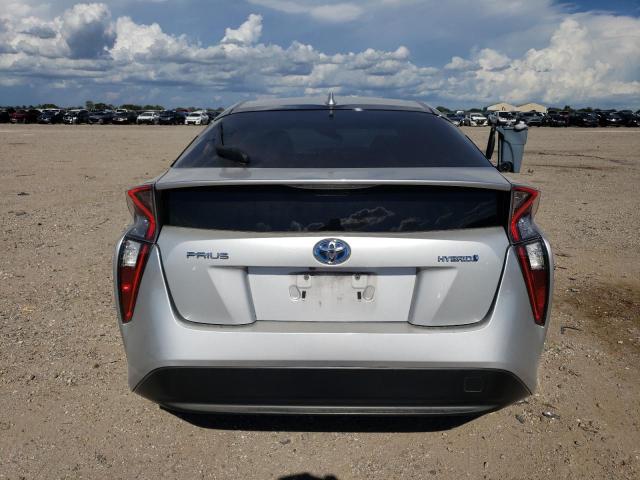 JTDKARFU5H3041657 - 2017 TOYOTA PRIUS SILVER photo 6