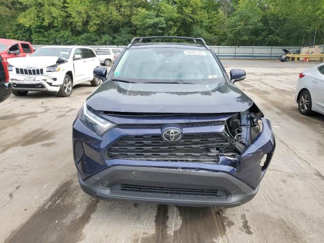 2T3P1RFV2PW334877 - 2023 TOYOTA RAV4 XLE ლურჯი ფოტო 5
