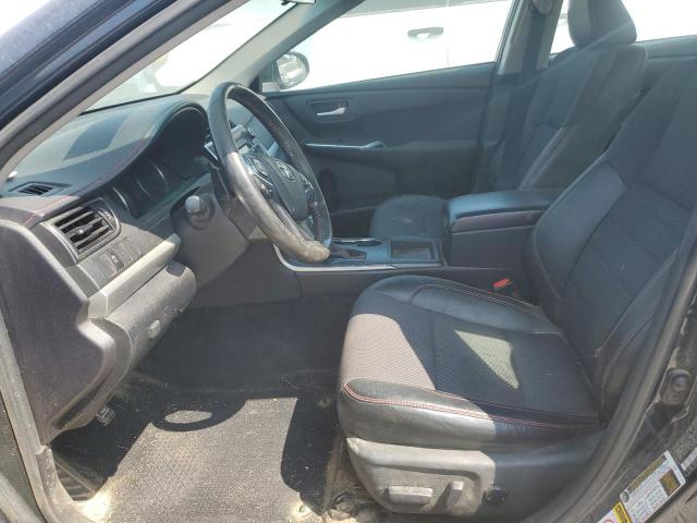 4T1BF1FK9HU621811 - 2017 TOYOTA CAMRY LE ნაცრისფერი ფოტო 7