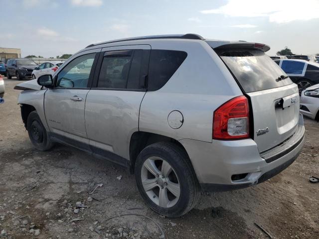 1C4NJDBB8CD632959 - 2012 JEEP COMPASS SPORT Argent photo 2