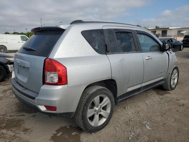 1C4NJDBB8CD632959 - 2012 JEEP COMPASS SPORT Argent photo 3