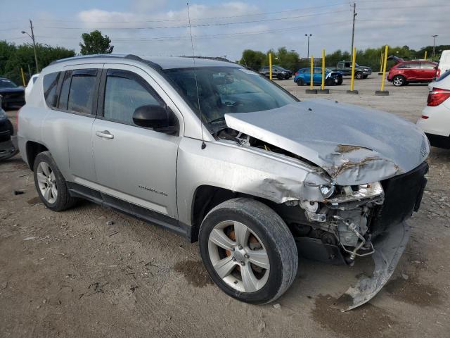 1C4NJDBB8CD632959 - 2012 JEEP COMPASS SPORT Argent photo 4