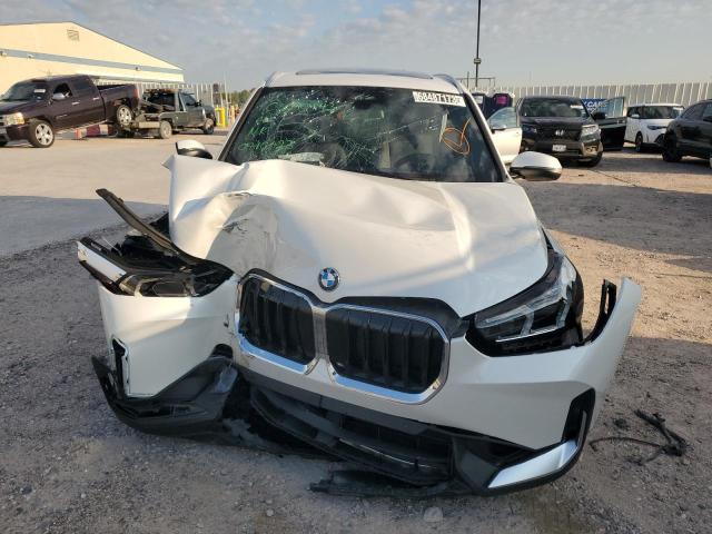 WBX73EF03P5X03411 - 2023 BMW X1 XDRIVE28I WHITE photo 5