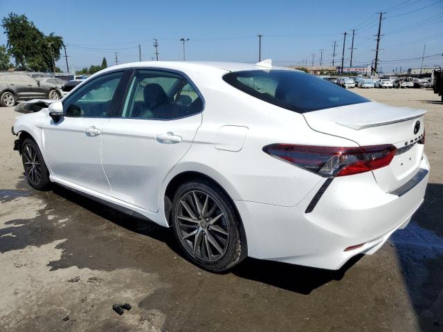 4T1G11AK3RU230618 - 2024 TOYOTA CAMRY SE NIGHT SHADE WHITE photo 2