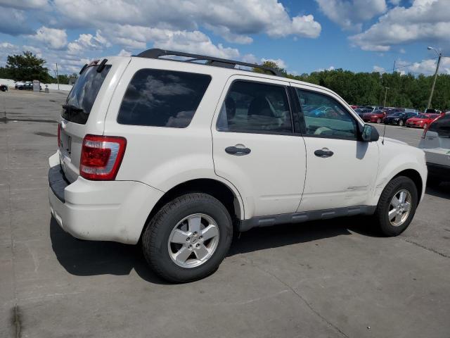 1FMCU0D7XBKA61318 - 2011 FORD ESCAPE XLT თეთრი ფოტო 3