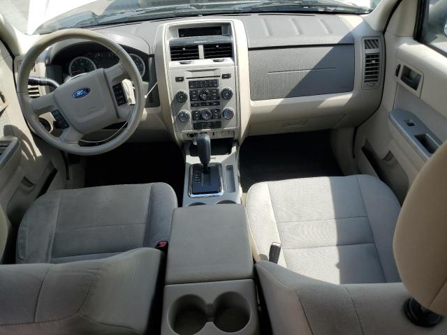 1FMCU0D7XBKA61318 - 2011 FORD ESCAPE XLT თეთრი ფოტო 8