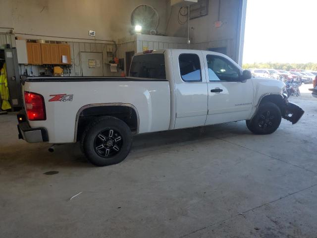 2GCEK19J581108714 - 2008 CHEVROLET SILVERADO K1500 WHITE photo 3