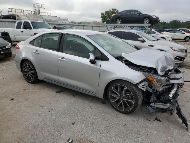 JTDS4MCE8N3507813 - 2022 TOYOTA COROLLA SE Gümüş foto 4