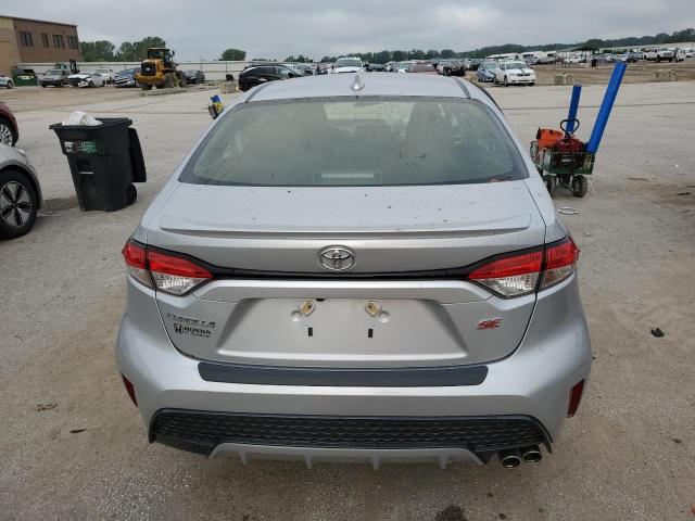 JTDS4MCE8N3507813 - 2022 TOYOTA COROLLA SE Gümüş foto 6