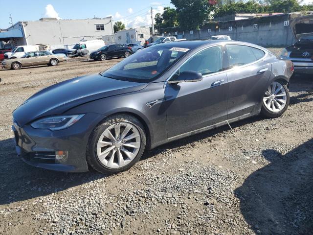 5YJSA1E27HF229195 - 2017 TESLA MODEL S Grau Foto 1